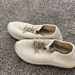 Tan tennis shoes - lightly worn